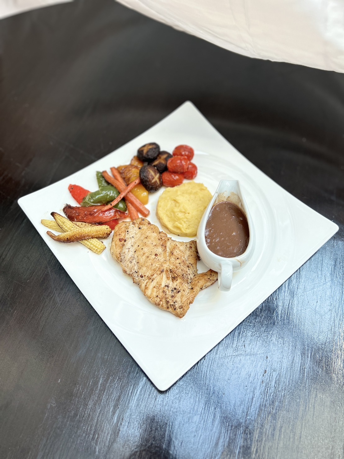 อินดิโก้บาร์ เบย์บีชรีสอร์ท จอมเทียน (พัทยา) Sharing Set for 3 People